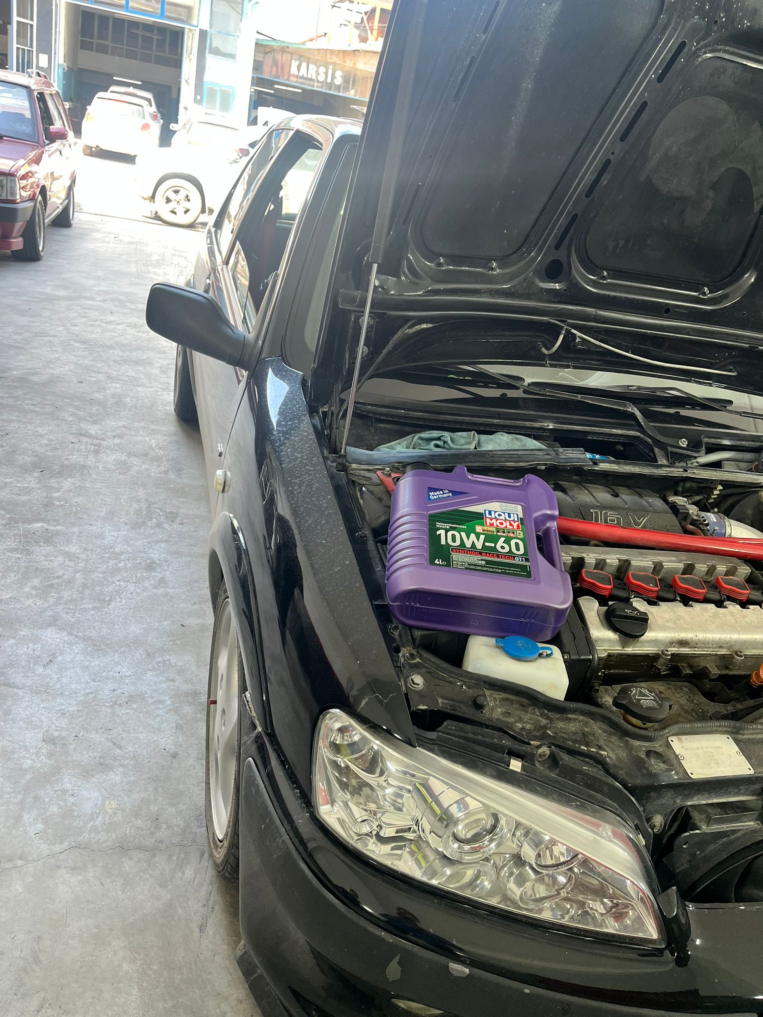 HKN Auto Sakarya servisinde motor yağı ve periyodik bakım uygulaması